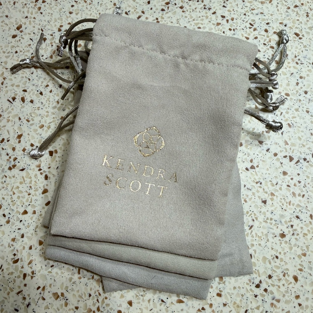 8 Kendra Scott Cream Jewelry Pouch Dudt Bag with Gold Logo